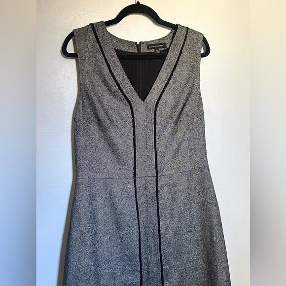 Banana Republic Gray V-Neck Sleeveless Sheath Midi Dress size 14 - Picture 1 of 6